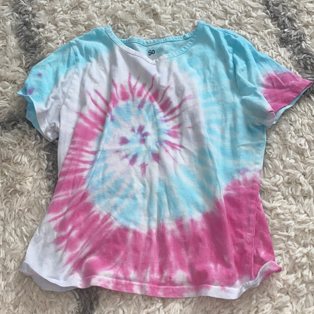 tie-dyed T-shirts